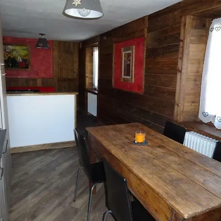 Maison D'antan Ad Uso Turistico Vda Charvensod N 0022 Aosta