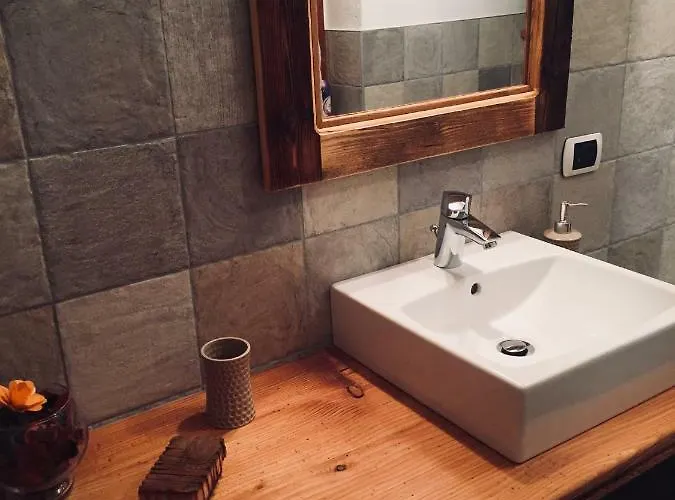 Maison D'antan Ad Uso Turistico Vda Charvensod N 0022 *